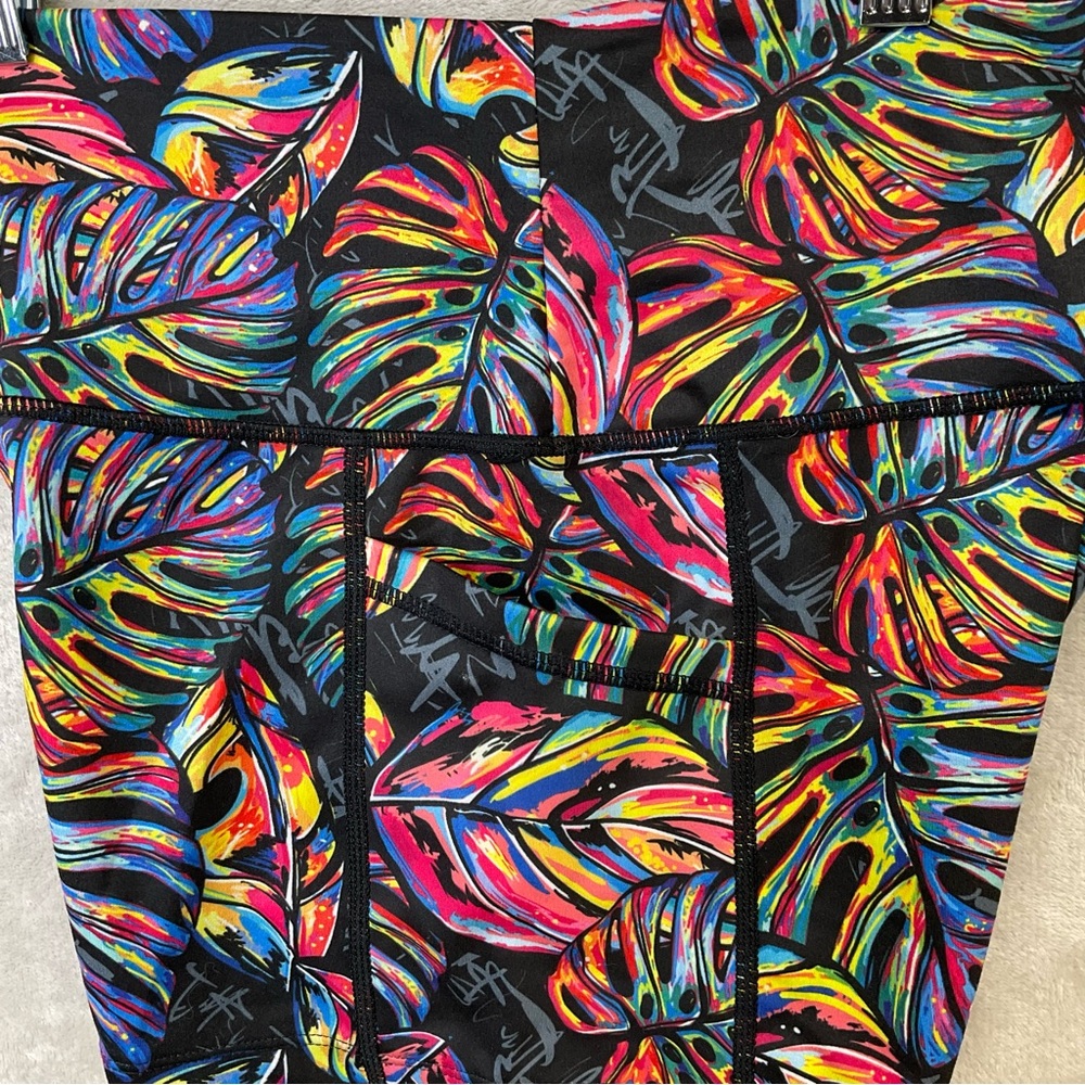CVG Constantly Varied Gear Tropic Like Its Hot 2.5" Shorts Womens XS - Picture 3 of 6